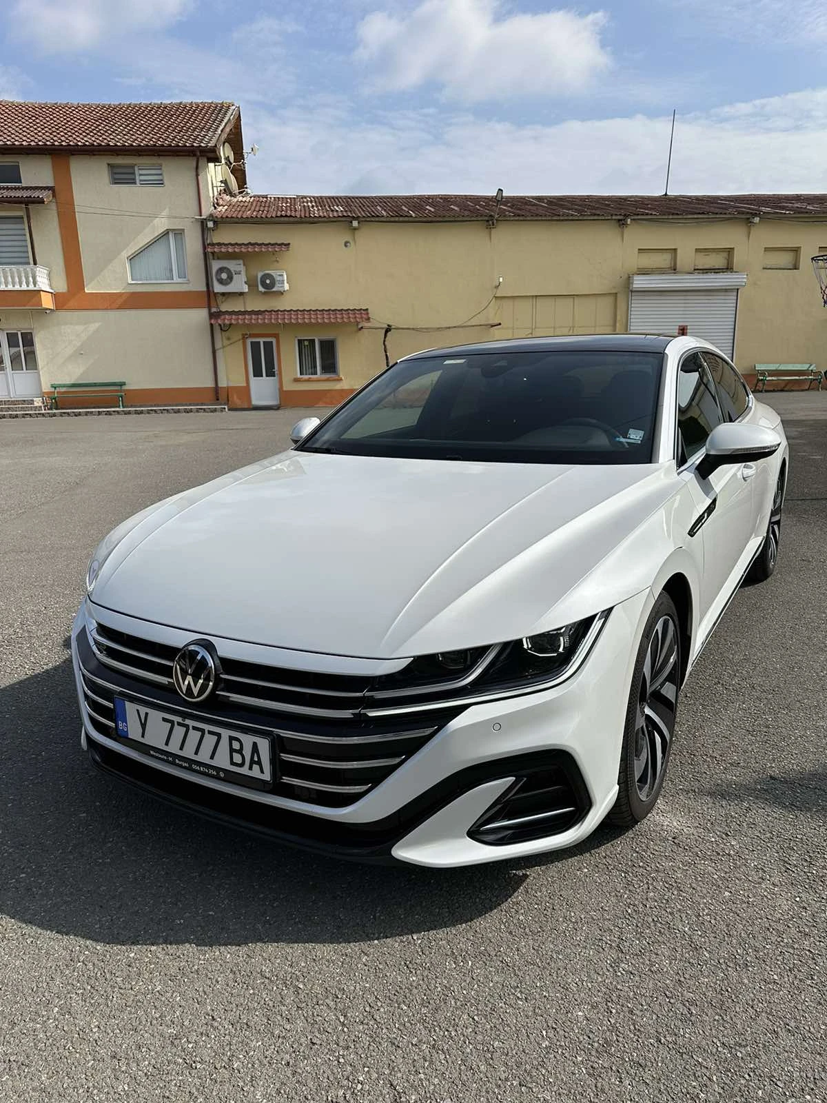 VW Arteon 2.0 TDI R-Line 4 MOTION - изображение 2