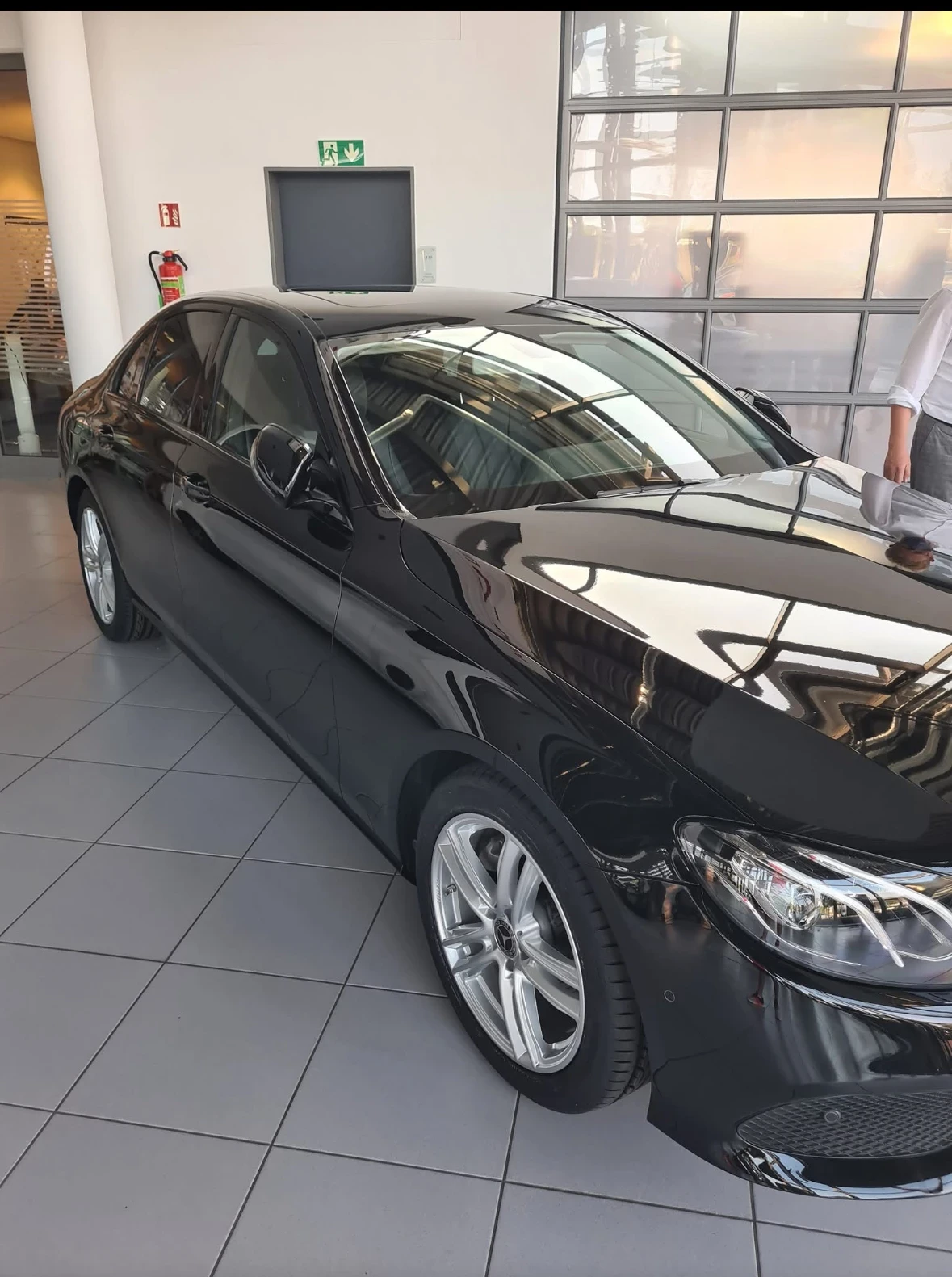 Mercedes-Benz E 220 Топ Уникат - изображение 2