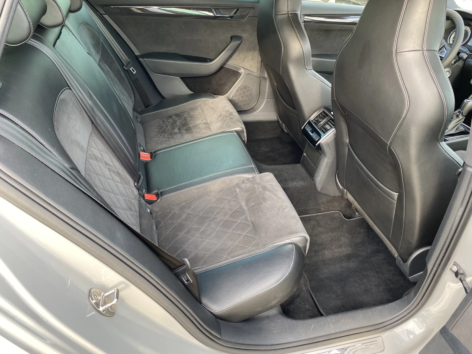 Skoda Superb -2.0TDI/190к.с./SPORTLINE/Germany, снимка 9 - Автомобили и джипове - 53817950