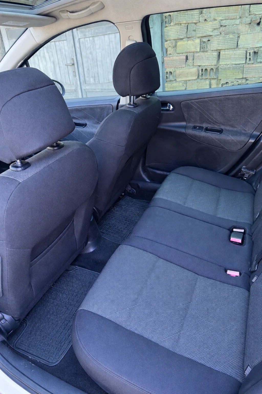 Peugeot 207 1.6 sw, снимка 10 - Автомобили и джипове - 53895700