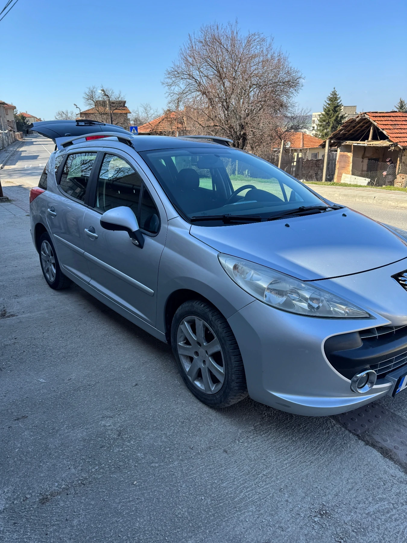 Peugeot 207 1.6 sw, снимка 3 - Автомобили и джипове - 53895700