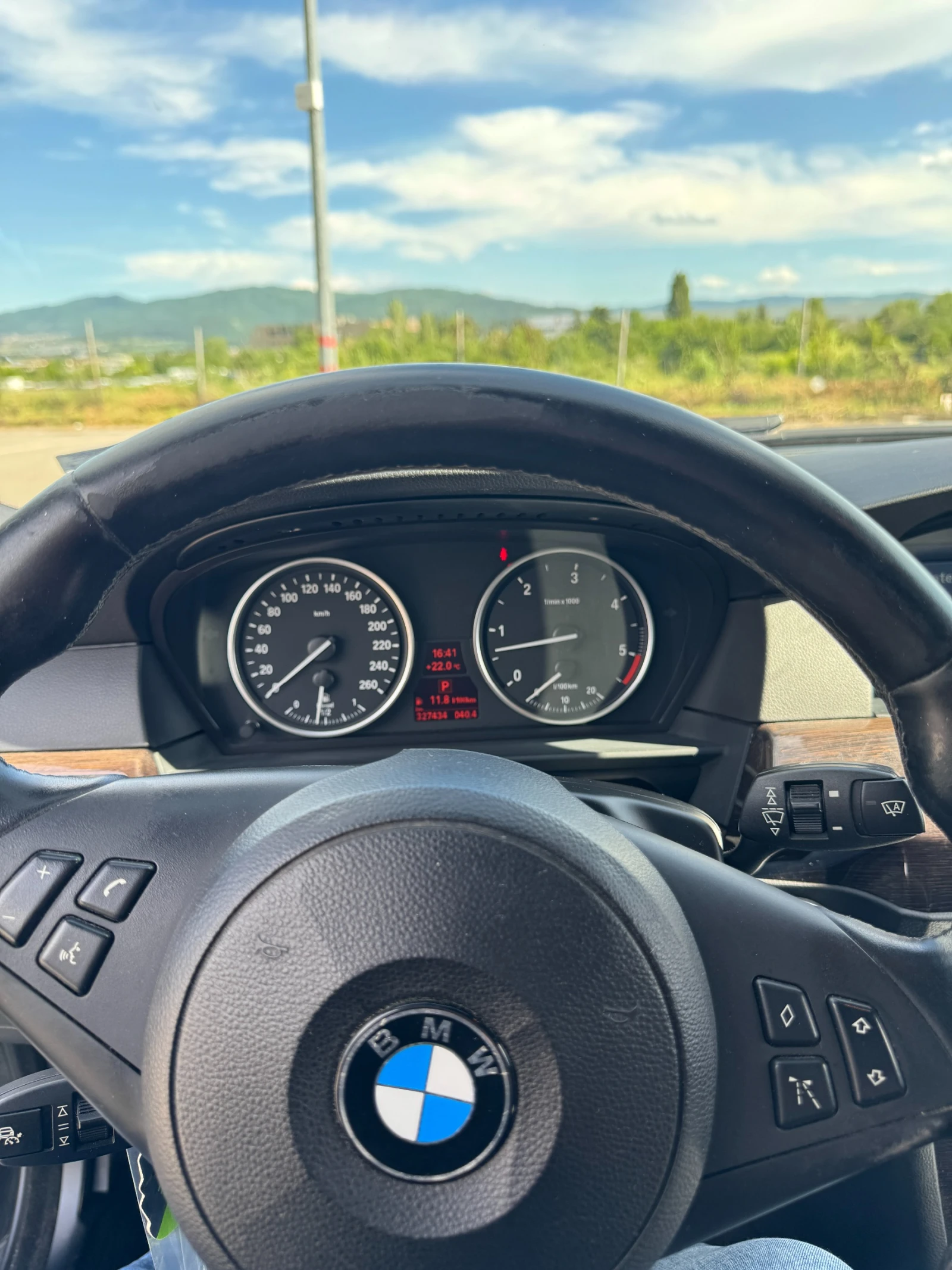 BMW 530, снимка 14 - Автомобили и джипове - 54723198