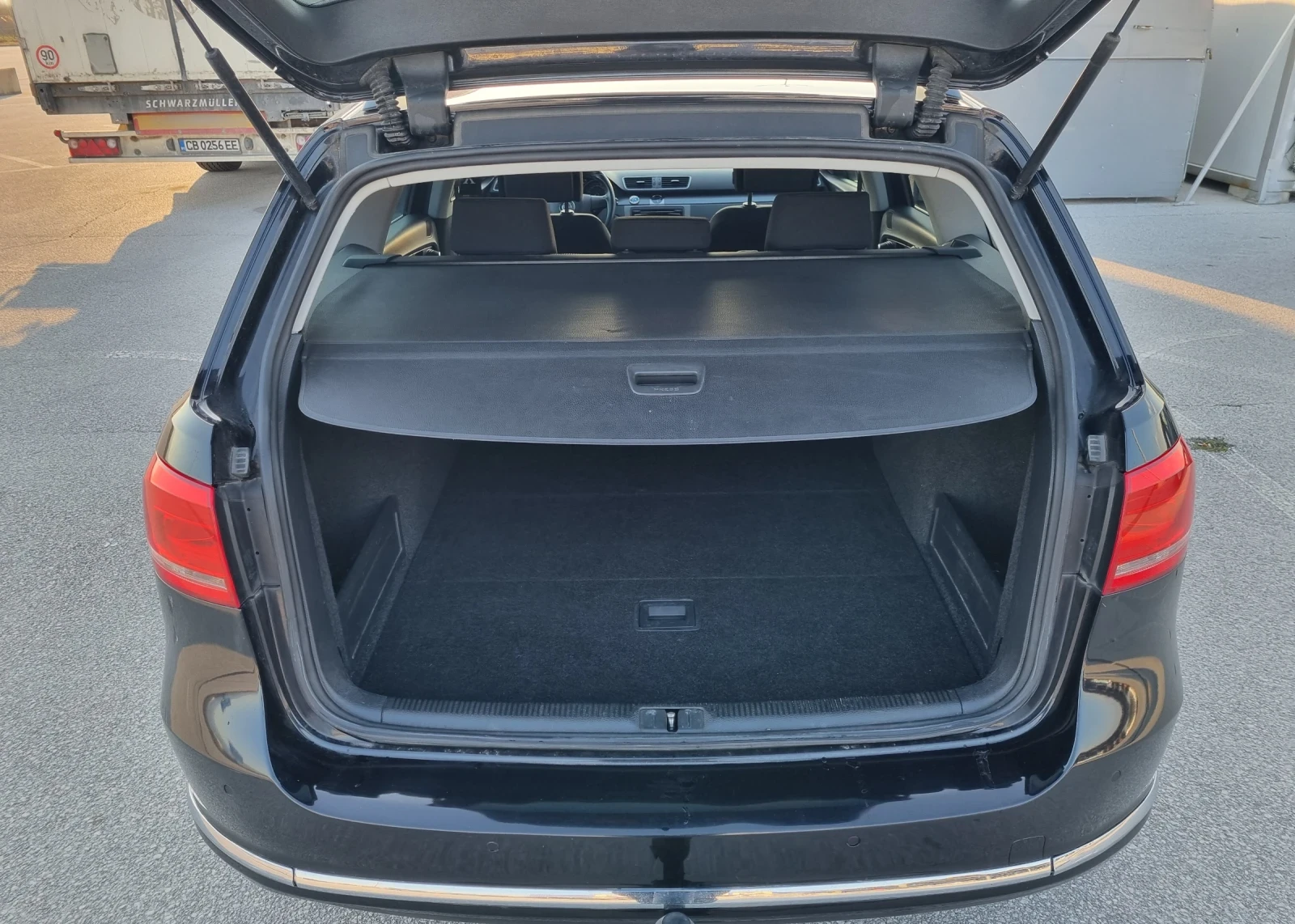 VW Passat 2.0 TDI 140 к.с., снимка 16 - Автомобили и джипове - 54811296