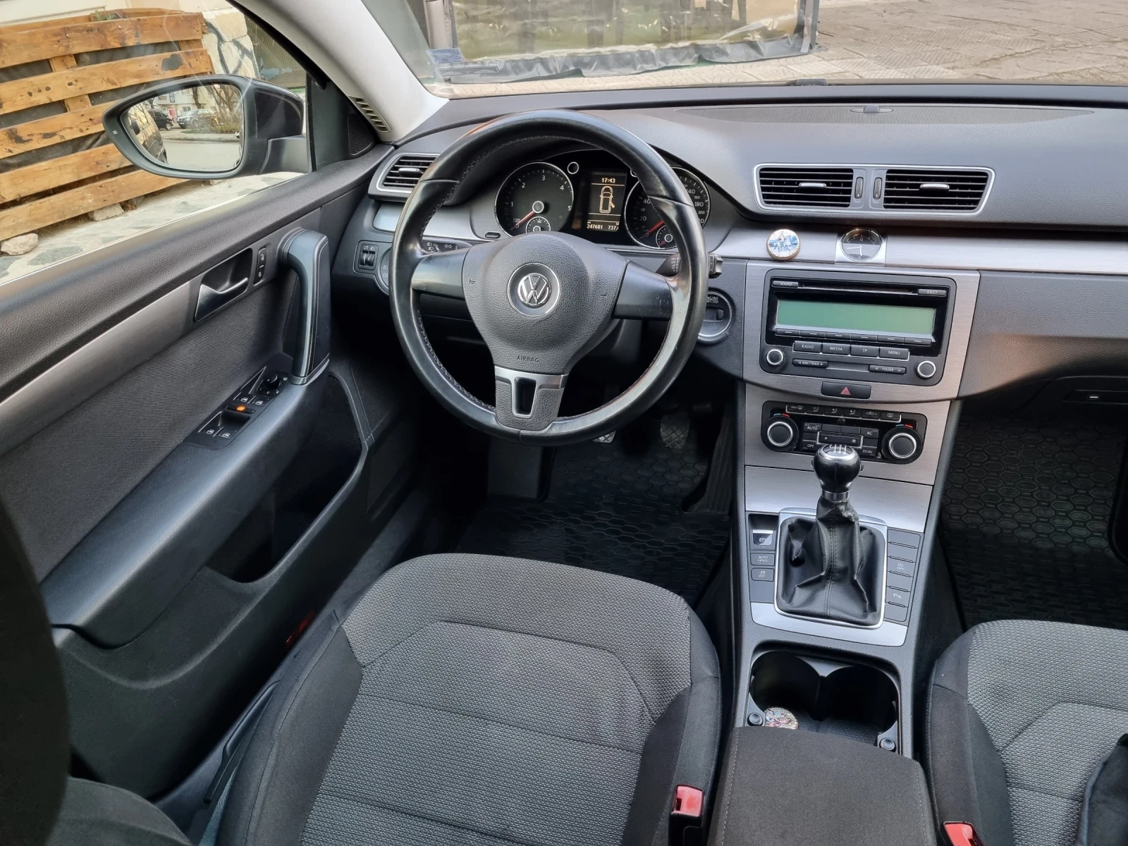 VW Passat 2.0 TDI 140 к.с., снимка 14 - Автомобили и джипове - 54811296