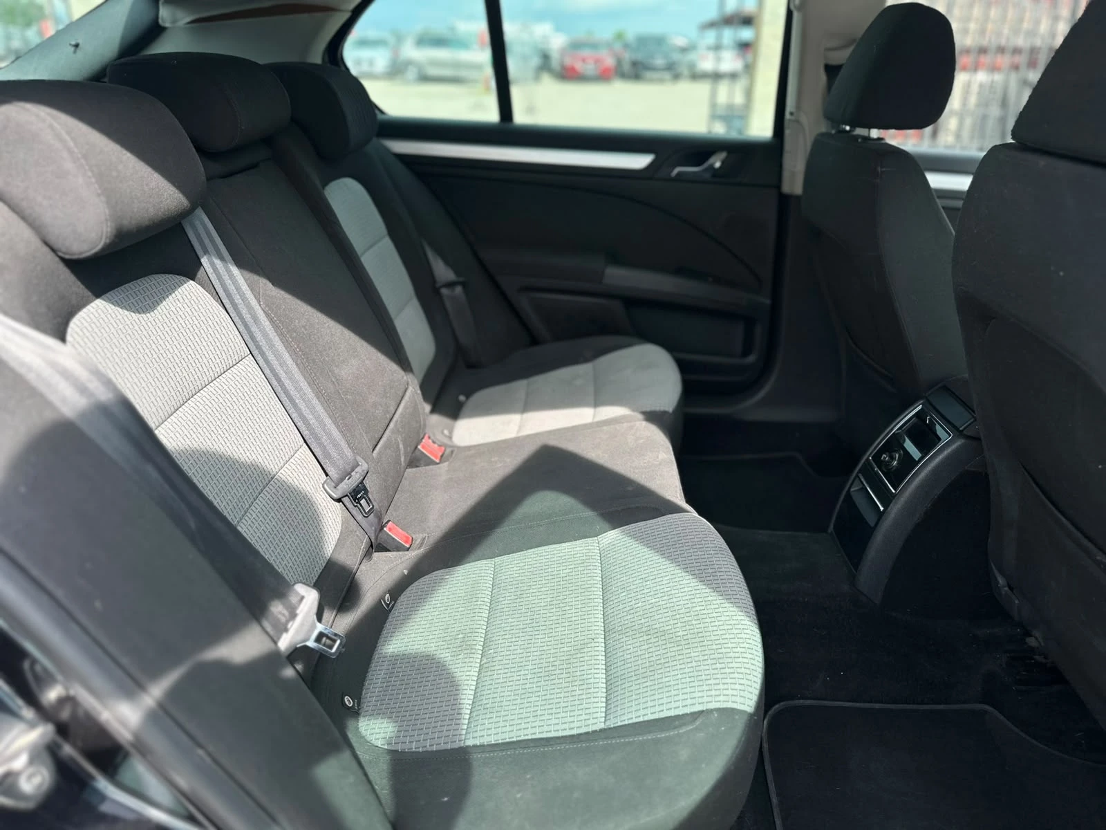 Skoda Superb / 138000KM / 2.0D / 170HP / , снимка 11 - Автомобили и джипове - 54855700