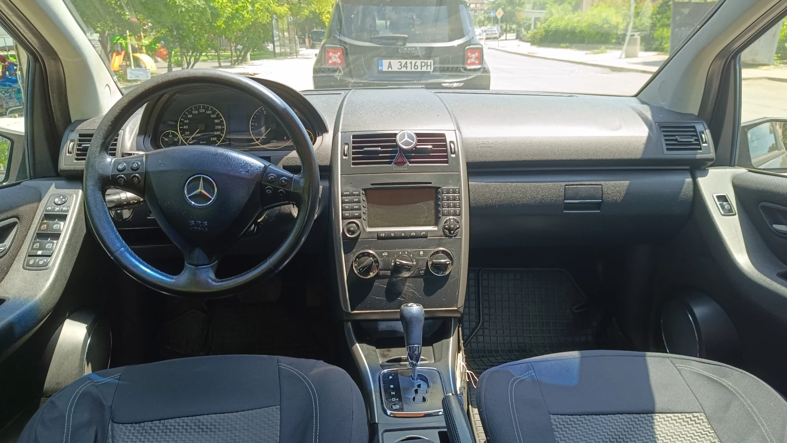 Mercedes-Benz A 180, снимка 4 - Автомобили и джипове - 55396538