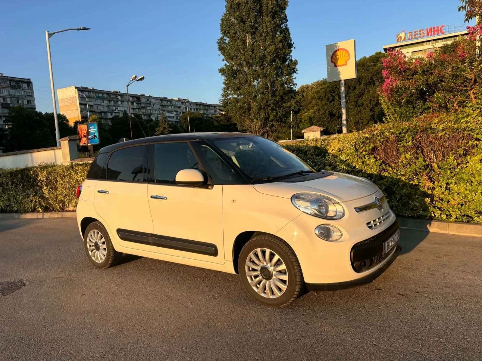 Fiat 500L, снимка 2 - Автомобили и джипове - 55426134