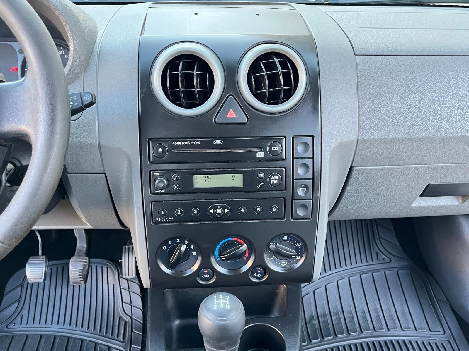 Ford Fusion 1.6I/2003/ГОДИНА, снимка 15 - Автомобили и джипове - 55584407