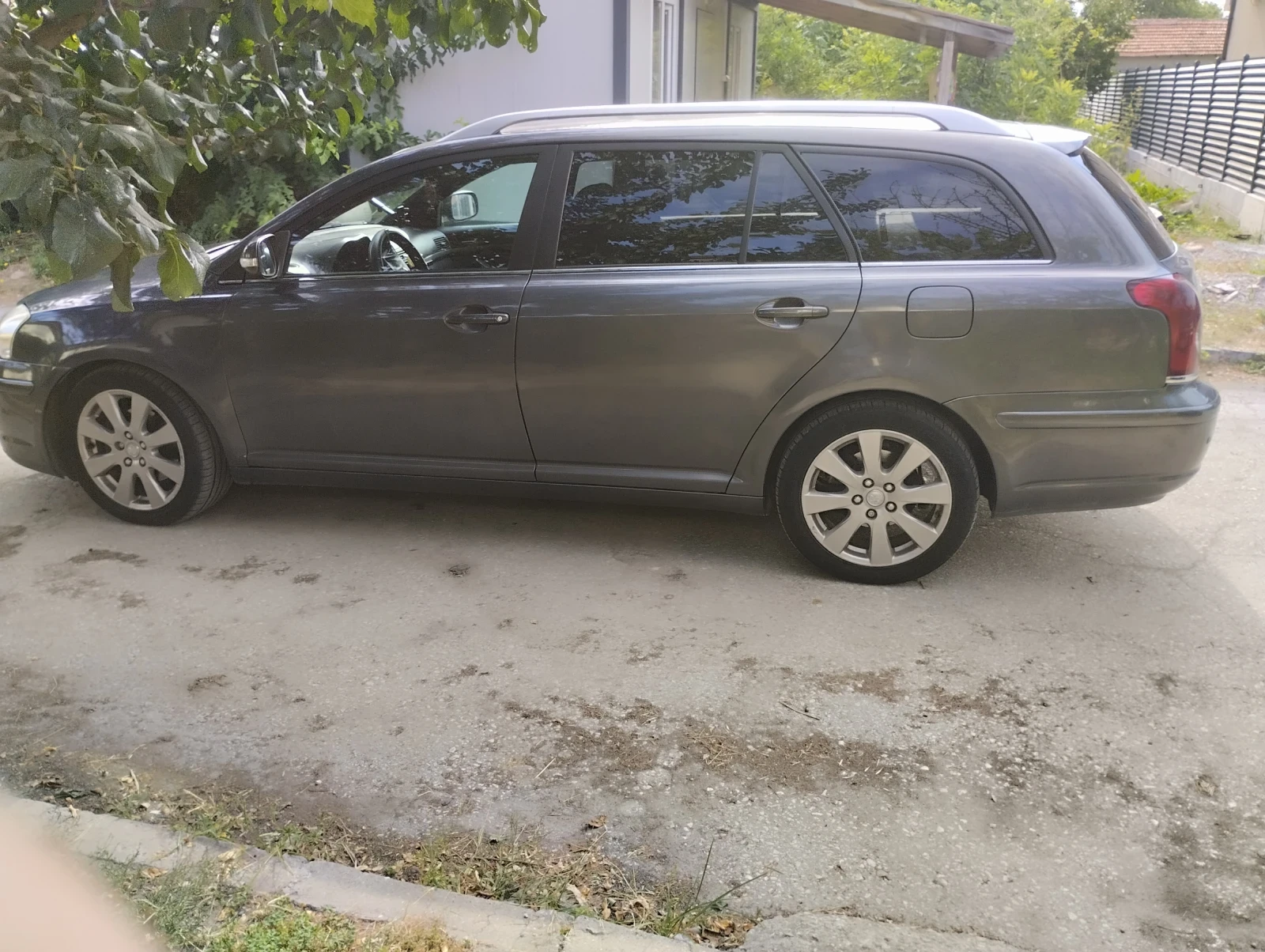 Toyota Avensis, снимка 4 - Автомобили и джипове - 55654375