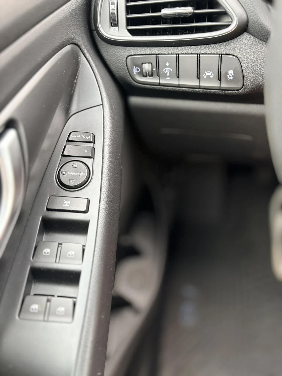 Hyundai I30 1.6 CRDI , снимка 16 - Автомобили и джипове - 55970633