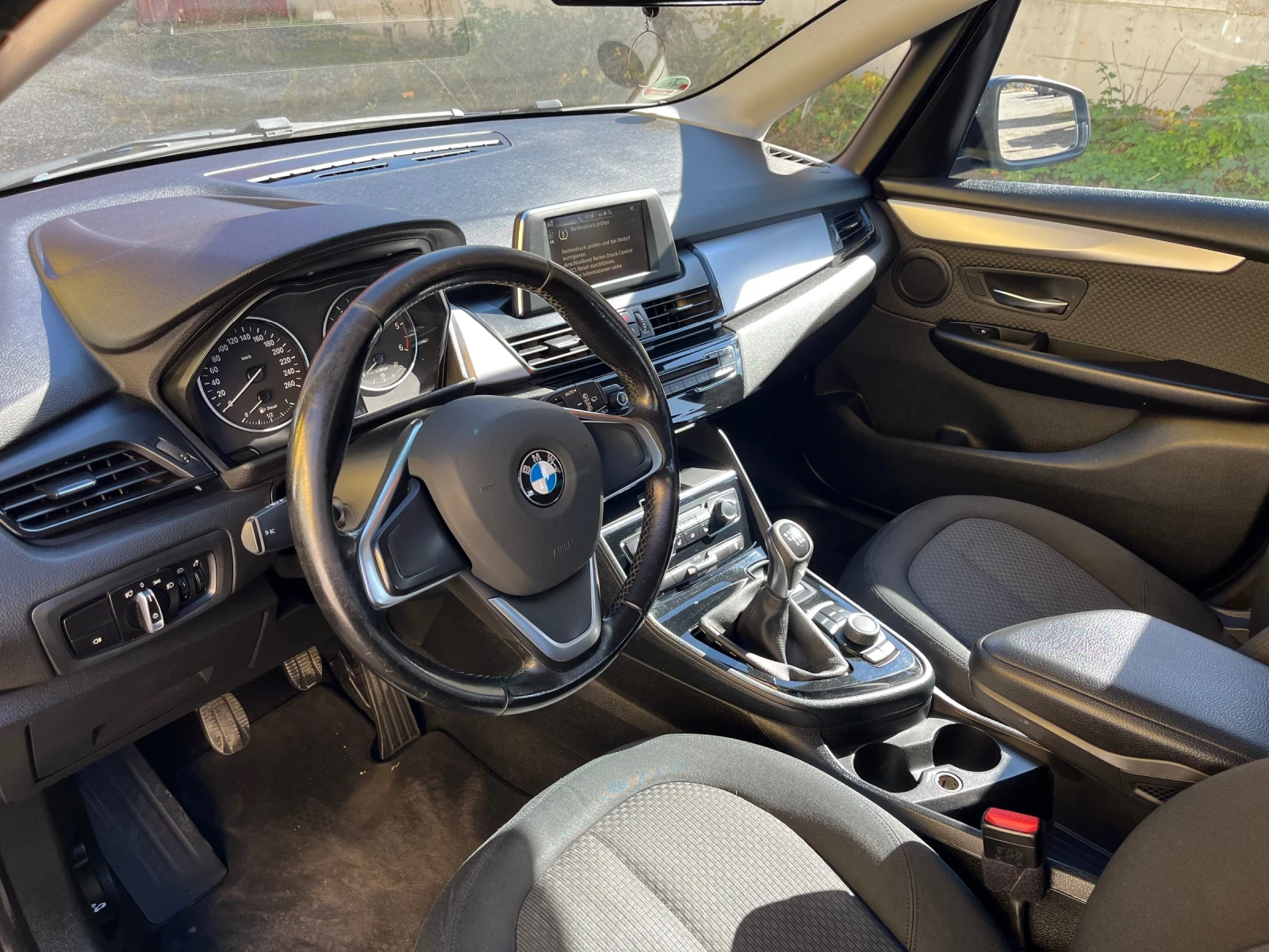 BMW 2 Active Tourer 218, снимка 8 - Автомобили и джипове - 56633538
