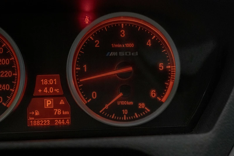 BMW X6 M50d/Dynamic Seat/HuD/Android/Подгрев/Soft Close/, снимка 8 - Автомобили и джипове - 51937482