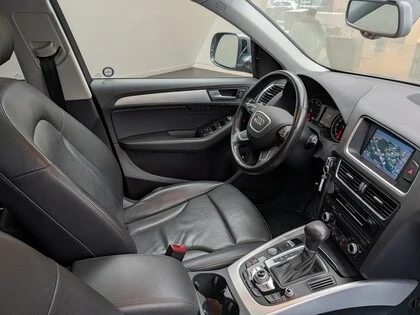 Audi Q5 2.0T Premium | ЗАДНА КАМЕРА | + ЗИМНИ ГУМИ | , снимка 14 - Автомобили и джипове - 52731343