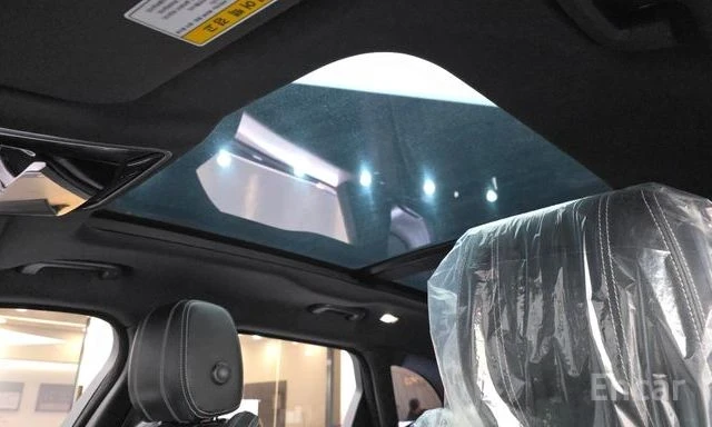 Land Rover Range Rover Velar 2.0 D240 R-Dynamic SE | HEAD-UP | ПАНОРАМА | , снимка 16 - Автомобили и джипове - 54073776