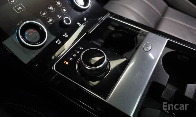 Land Rover Range Rover Velar 2.0 D240 R-Dynamic SE | HEAD-UP | ПАНОРАМА | , снимка 8 - Автомобили и джипове - 54073776