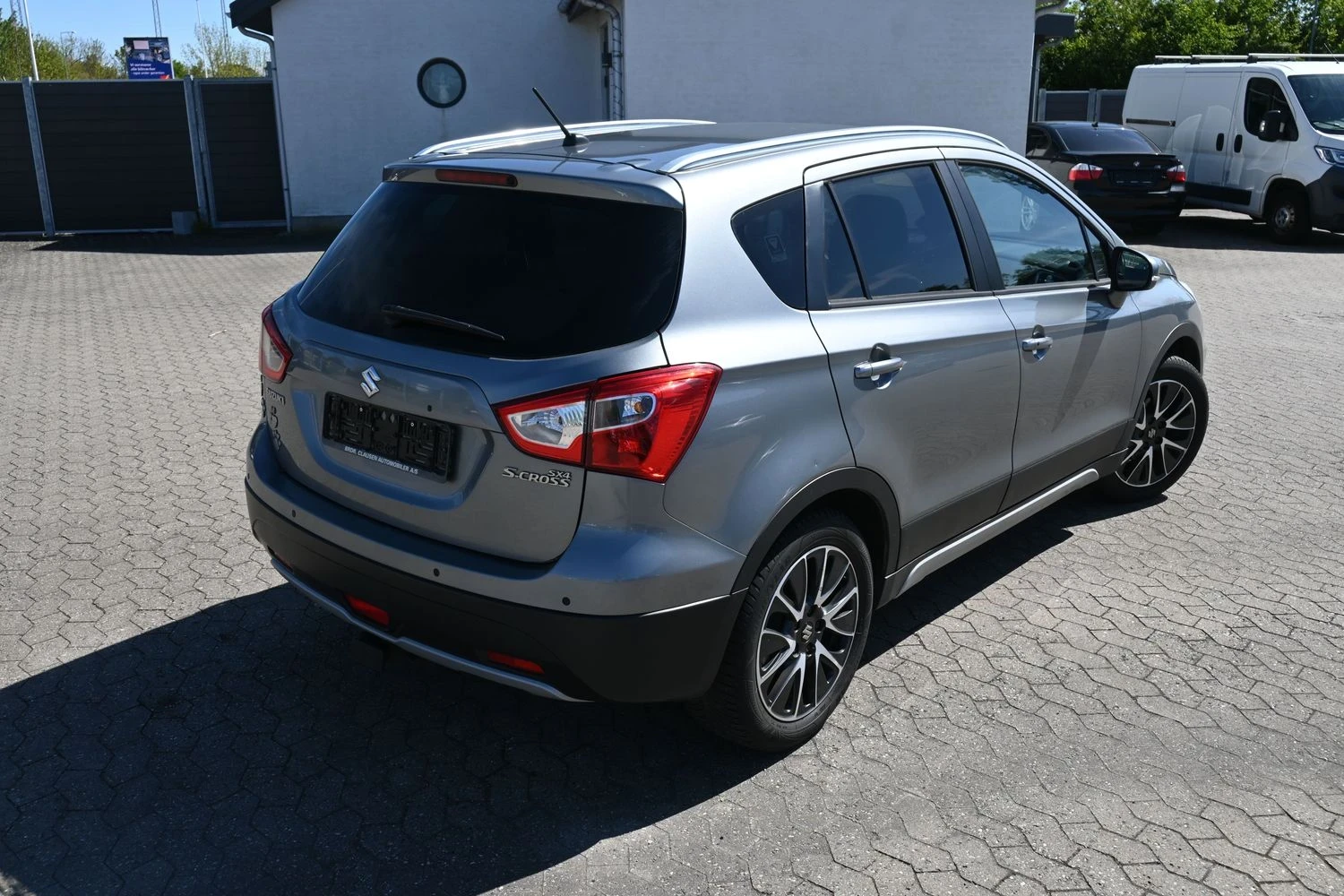Suzuki SX4 S-Cross 1.6i/120HP/Подгрев на седалки - изображение 2