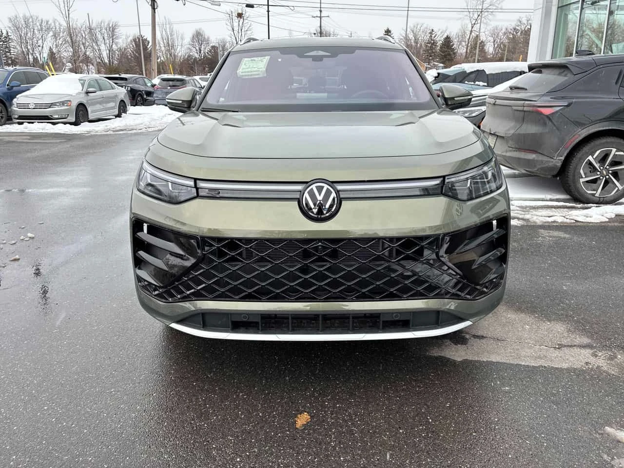 VW Tiguan  Highline R Line / ЧИСТО НОВ ! 23 КИЛОМЕТРА ПРОБЕГ, снимка 6 - Автомобили и джипове - 53958457