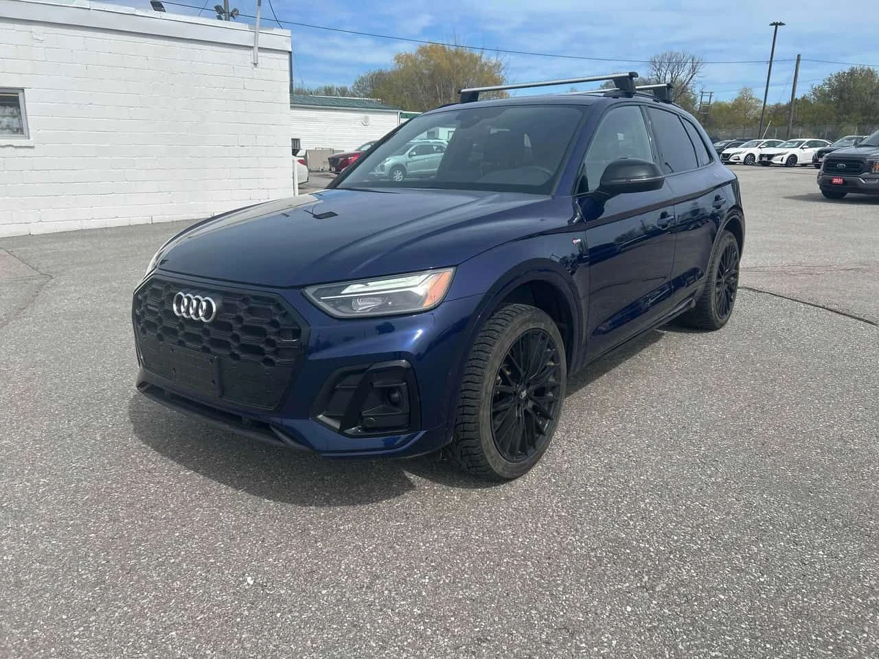 Audi Q5 * Progressiv * CARFAX * ДИСТРОНИК * 2 БРОЯ ГУМИ * 