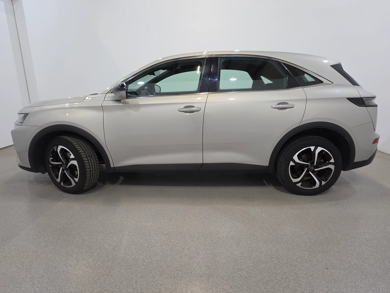 DS DS 7 Crossback  1.5 BlueHDI Bastille Aut. LED-Xenon Virtual, снимка 6 - Автомобили и джипове - 54621308