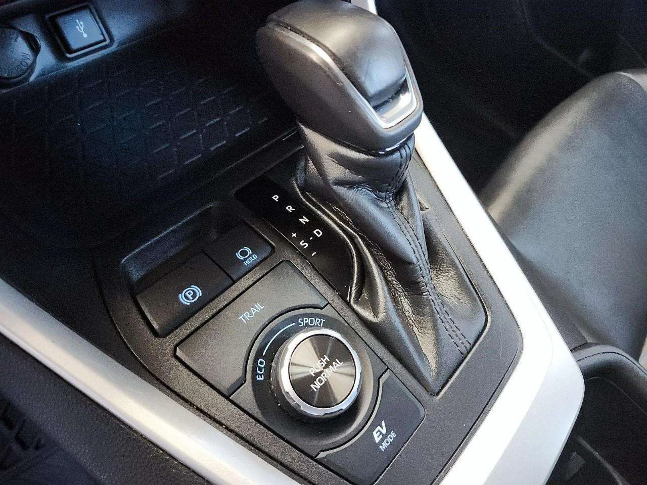 Audi Q8, снимка 14 - Автомобили и джипове - 54641533