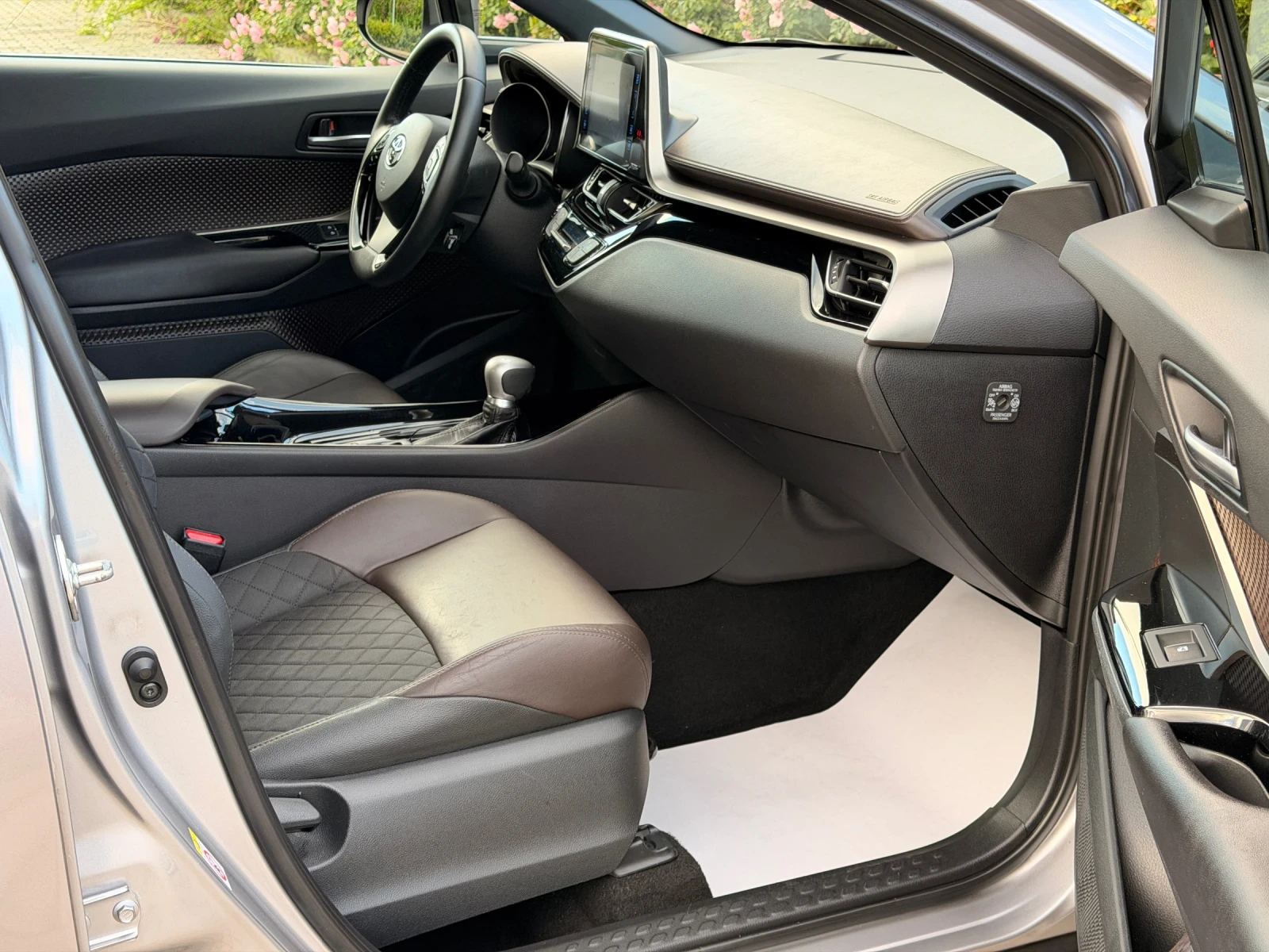 Toyota C-HR 1.8HYBRID-LED-KEYLESS-НАВИ-КОЖА-ПОДГРЕВ-КАМЕРА-FUL, снимка 15 - Автомобили и джипове - 54782709