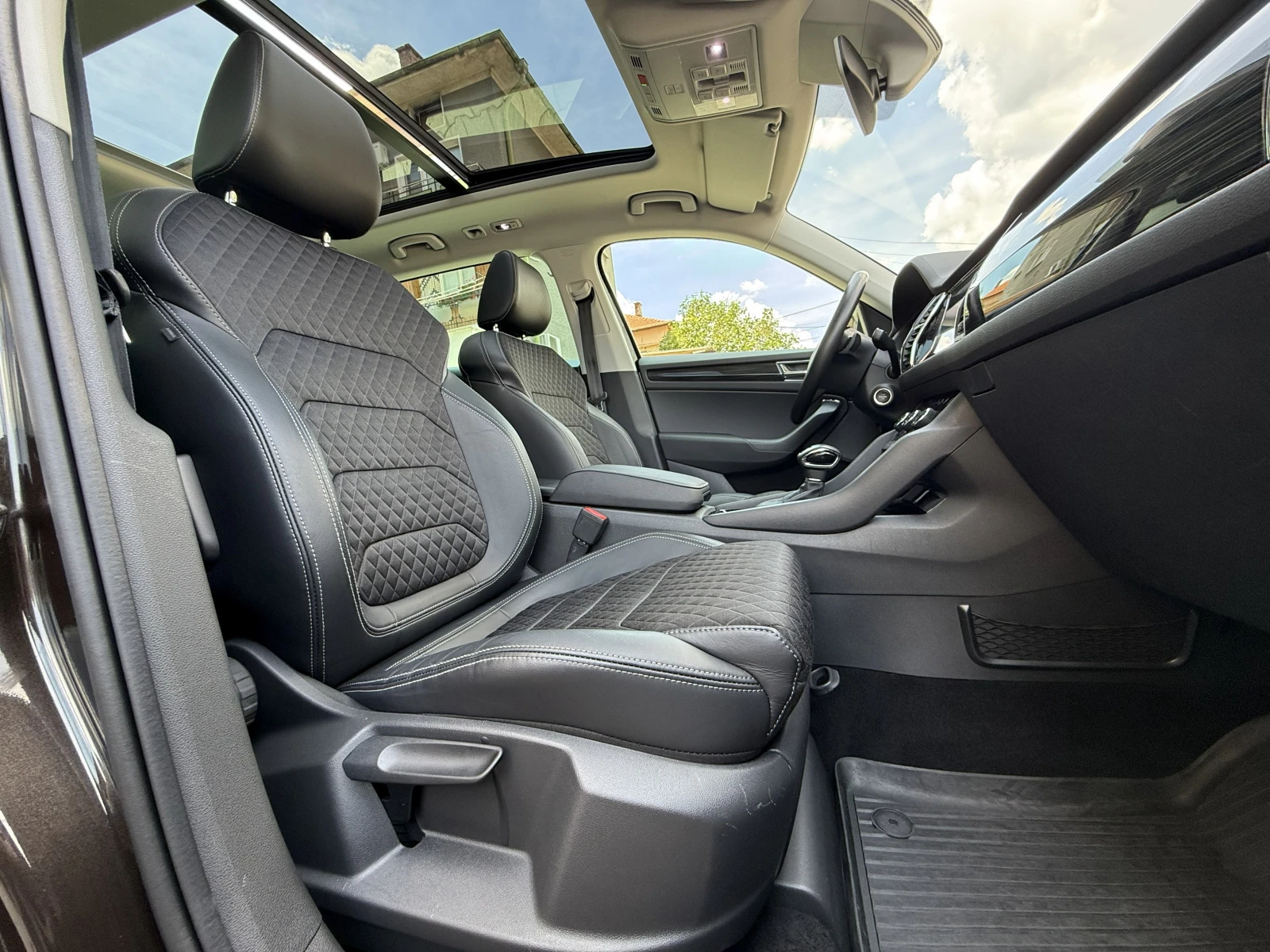 Skoda Kodiaq 7-места-AVTOMAT-4X4-ШВЕЙЦАРИЯ-FULL-TOP, снимка 14 - Автомобили и джипове - 55204109