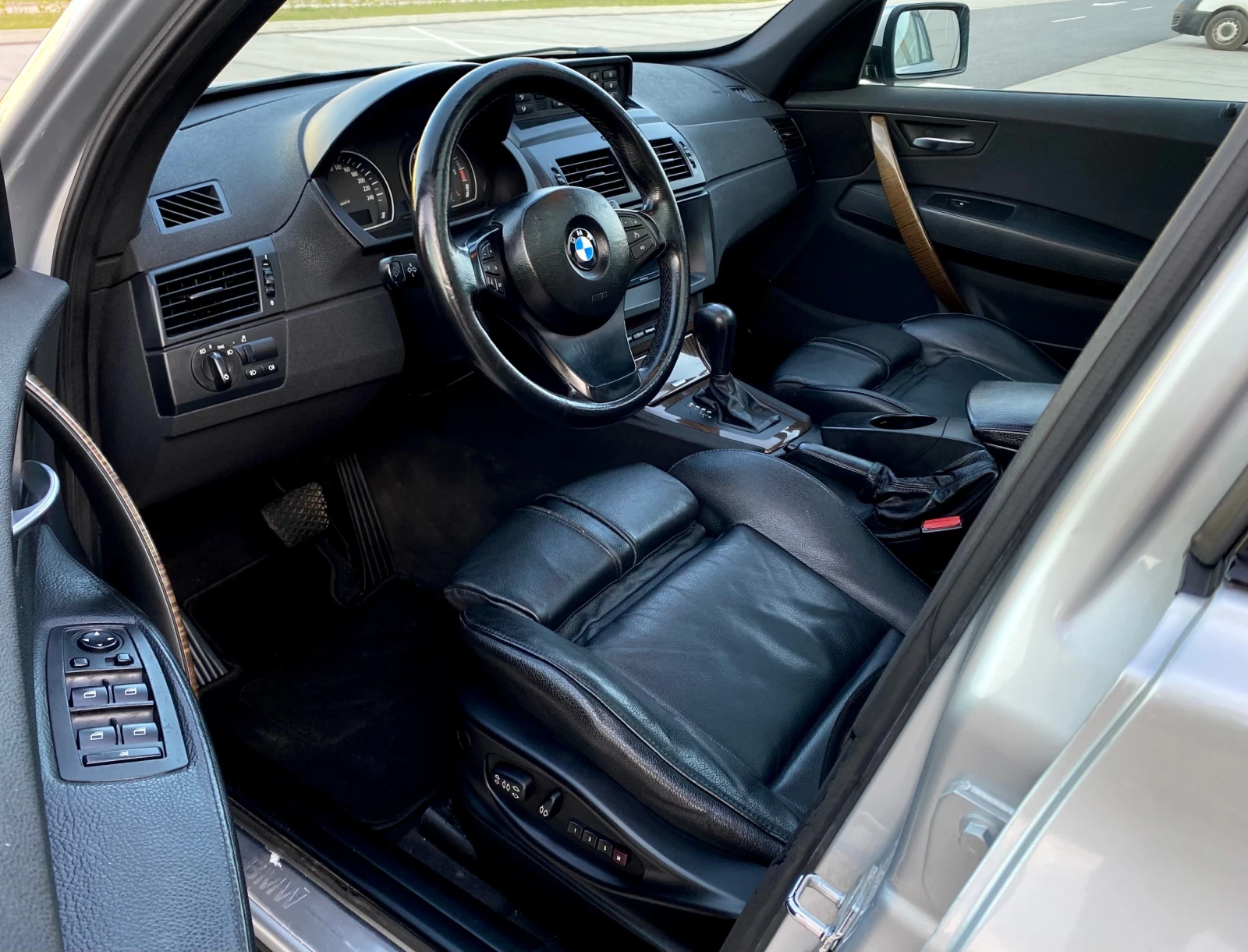 BMW X3 3.0D* РЕГИСТРИРАН* АВТОМАТ* ПАНОРАМА* СПОРТ ПАКЕТ*, снимка 11 - Автомобили и джипове - 55775120