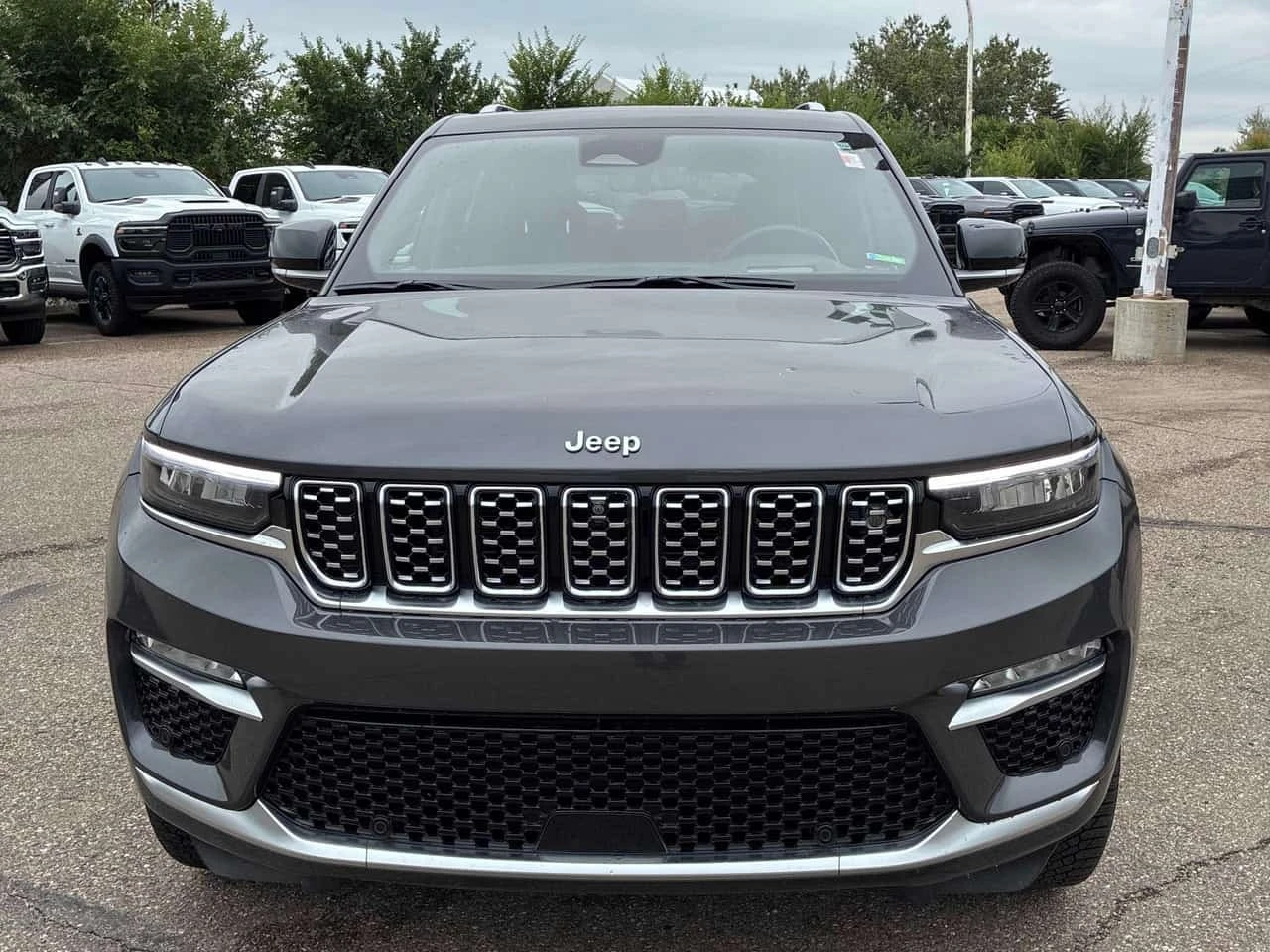 Jeep Grand cherokee Summit Reserve| HUD| ОБДУХ| 360| ПАМЕТ| , снимка 6 - Автомобили и джипове - 56163807