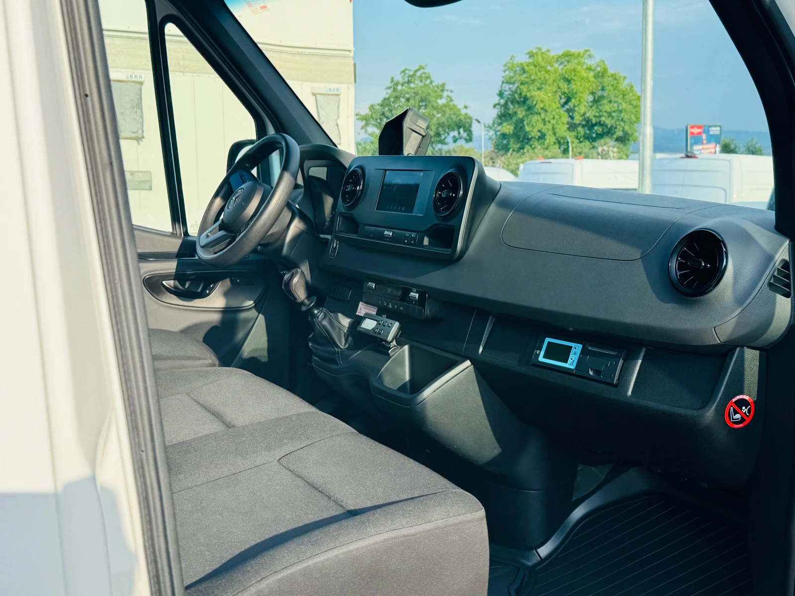Mercedes-Benz Sprinter 316 Хладилен!Немски!КАТО НОВ!ТОП!ТОП!ТОП!НАВИ!КЛИМАТР!, снимка 7 - Бусове и автобуси - 55326396