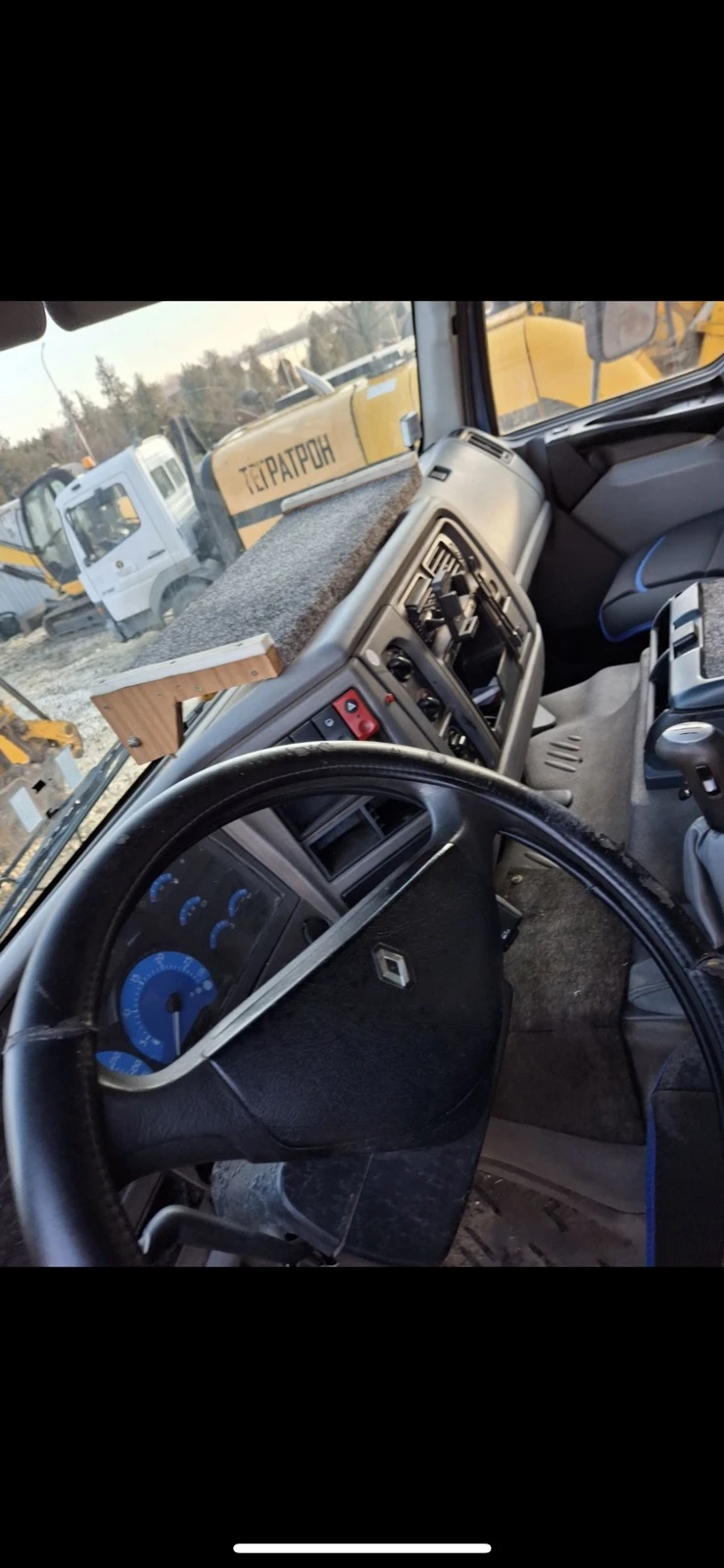 Renault Kerax 11116, снимка 4 - Камиони - 53105681