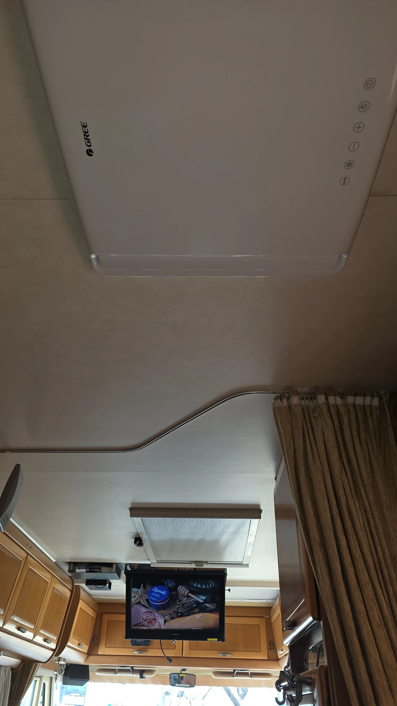Кемпер HYMER / ERIBA 654, снимка 8 - Каравани и кемпери - 55374421