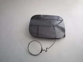 Капачка резервоар външна Тойота Рав4 черна