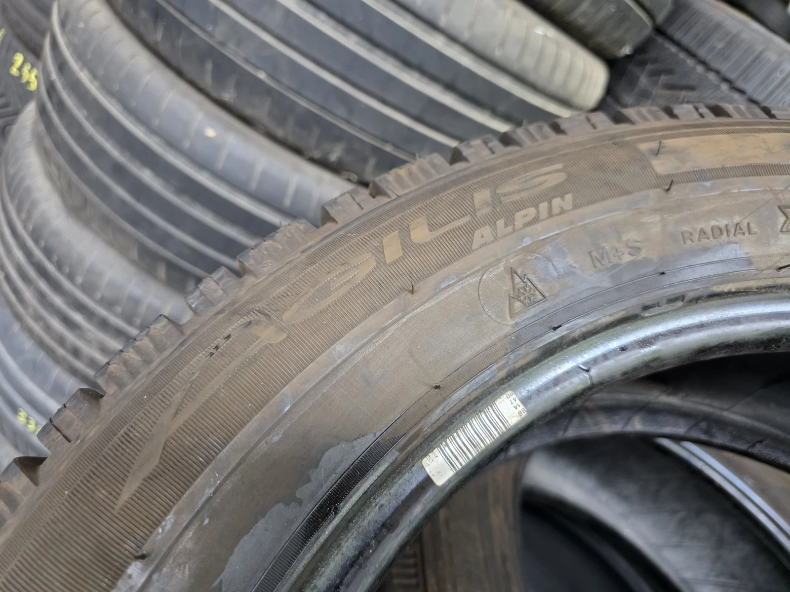 Гуми Зимни 215/60R17, снимка 8 - Гуми и джанти - 56724948