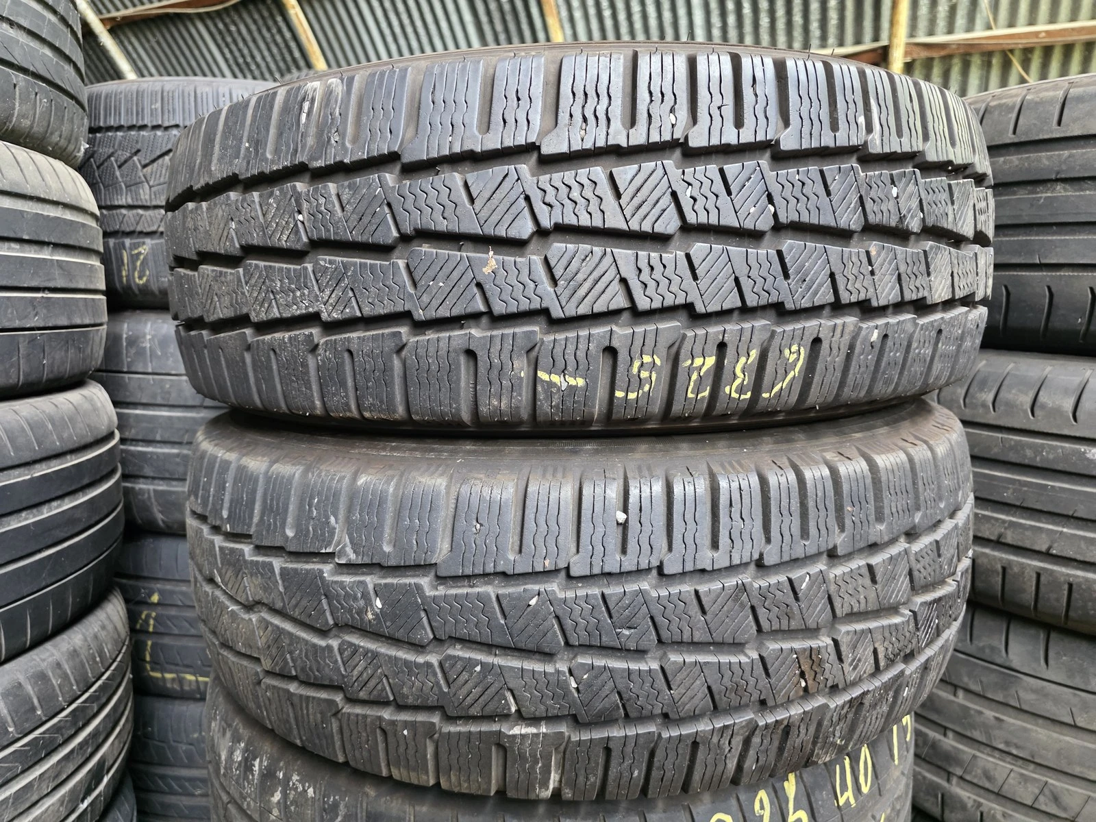 Гуми Зимни 215/60R17, снимка 3 - Гуми и джанти - 56724948