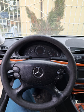 Mercedes-Benz E 200, снимка 10 - Автомобили и джипове - 43850187