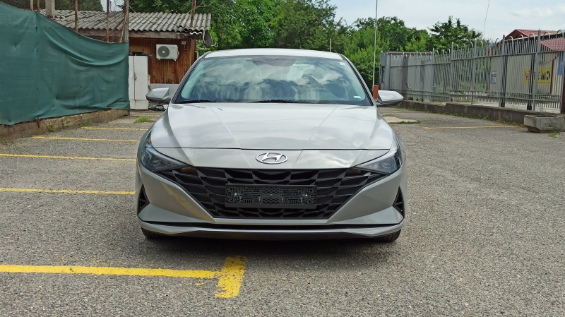 Hyundai Elantra 2.0i-automatic, снимка 2 - Автомобили и джипове - 46053011