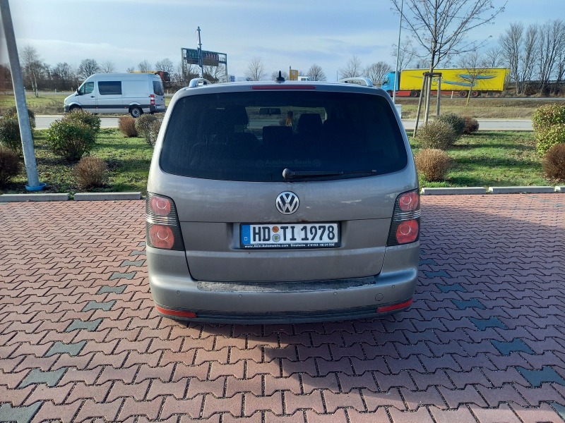 VW Touran, снимка 7 - Автомобили и джипове - 46801762