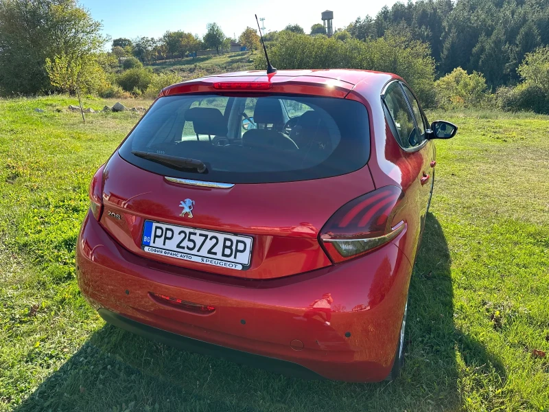 Peugeot 208, снимка 5 - Автомобили и джипове - 47387795