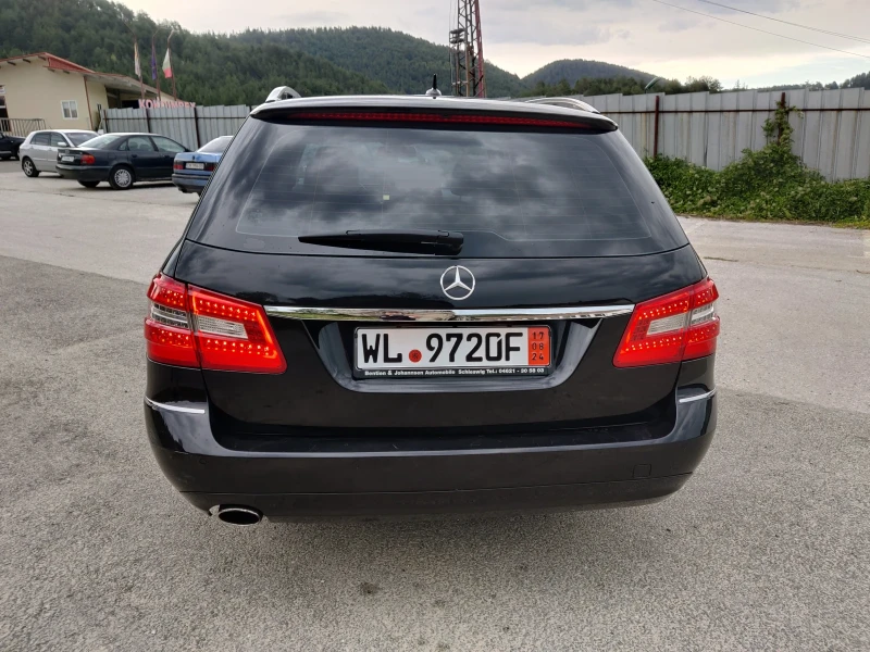 Mercedes-Benz E 200 CGi BlueEfficiency, снимка 2 - Автомобили и джипове - 47891869