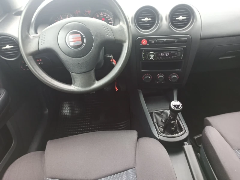 Seat Ibiza 1.4I, снимка 11 - Автомобили и джипове - 47925676