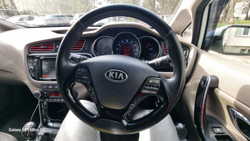 Kia Ceed, снимка 10 - Автомобили и джипове - 49597635