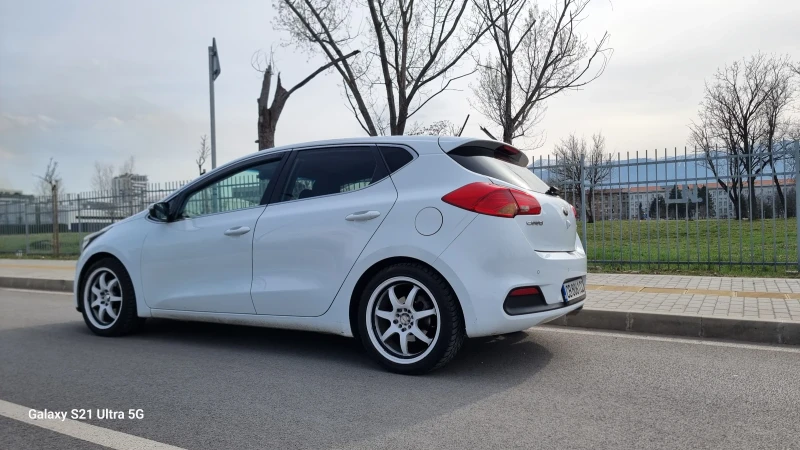 Kia Ceed, снимка 3 - Автомобили и джипове - 49597635