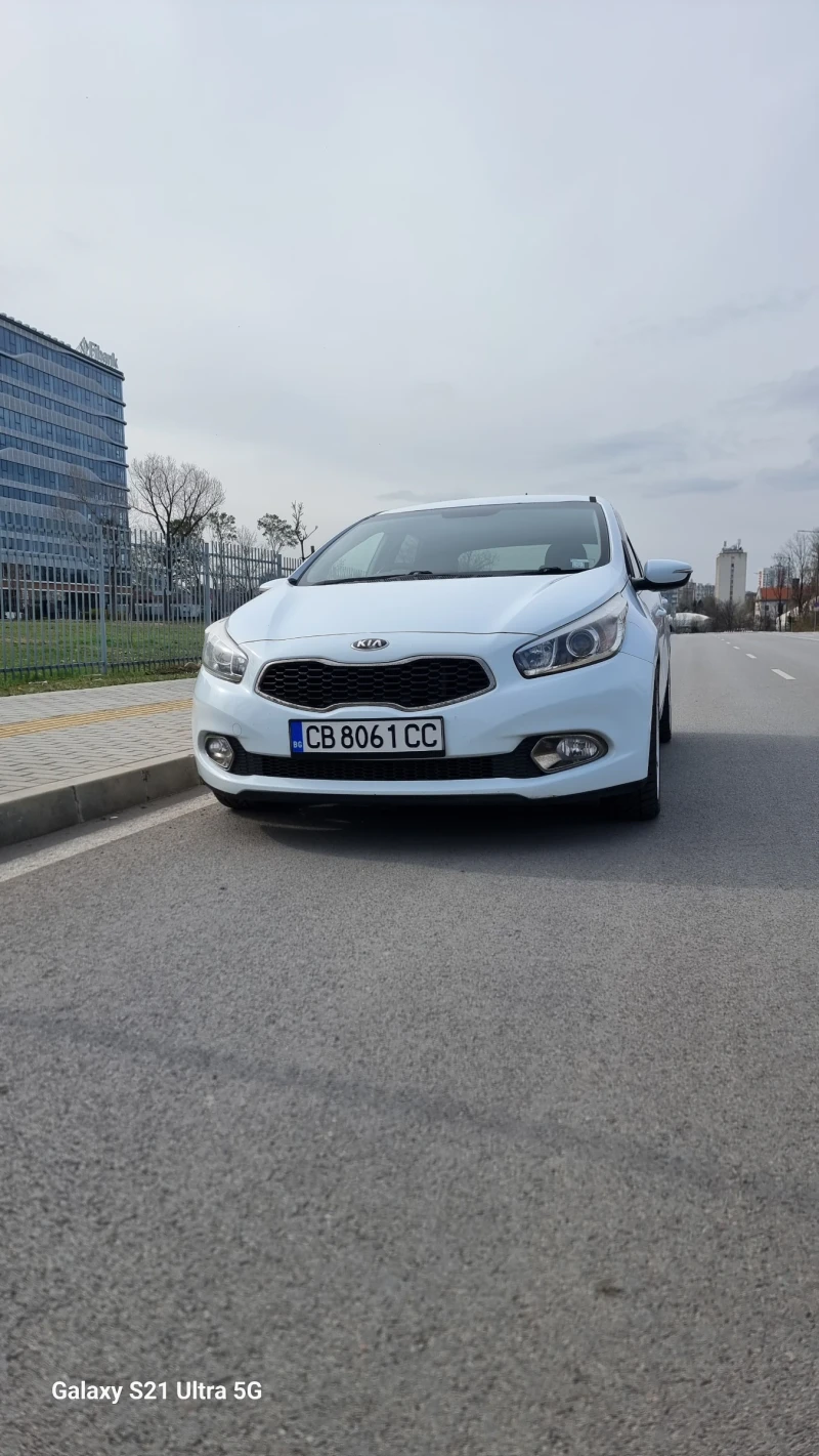 Kia Ceed, снимка 5 - Автомобили и джипове - 49597635