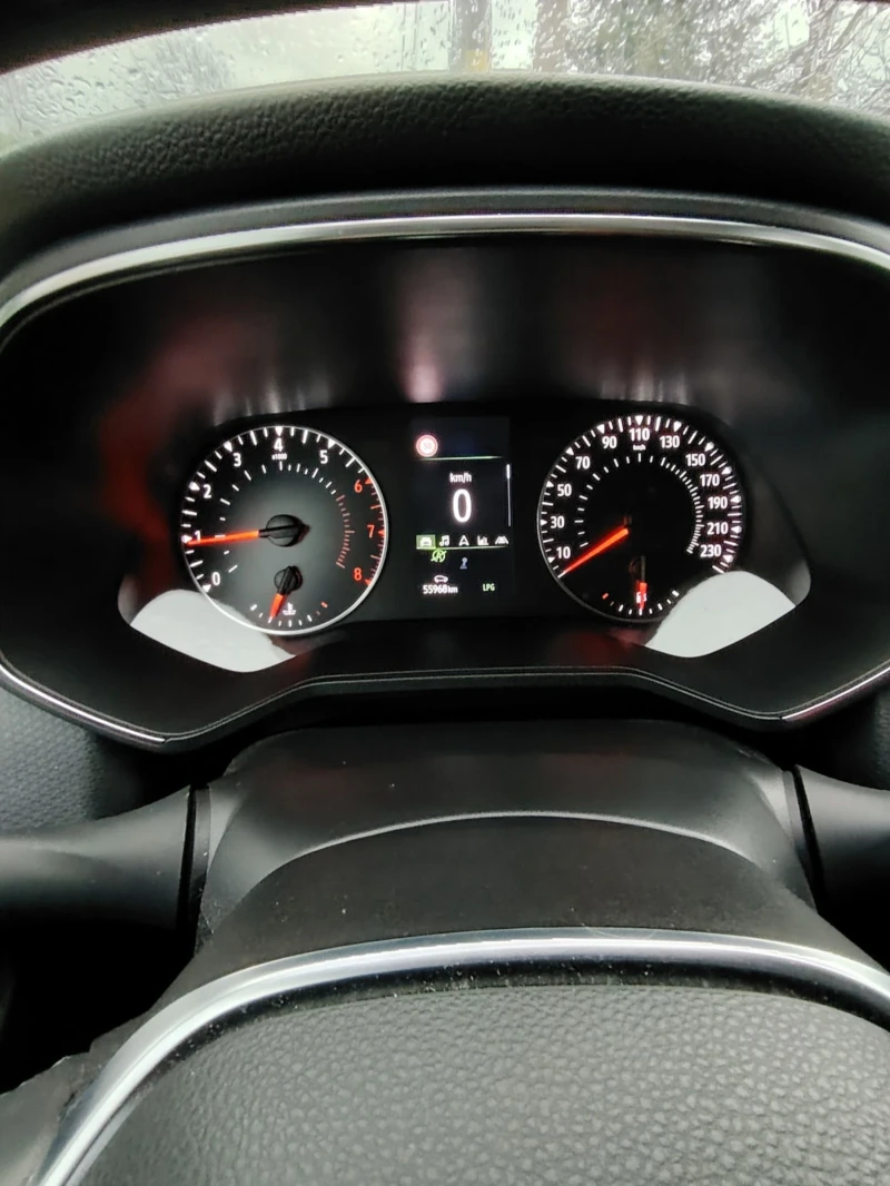 Renault Clio, снимка 9 - Автомобили и джипове - 53247570