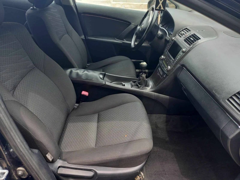 Toyota Avensis D-CAT, снимка 7 - Автомобили и джипове - 53272392