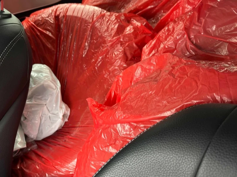 Mercedes-Benz C 300 * CARFAX * КОМПЛЕКТ ГУМИ * ПОДГРЕВ, снимка 11 - Автомобили и джипове - 53298636