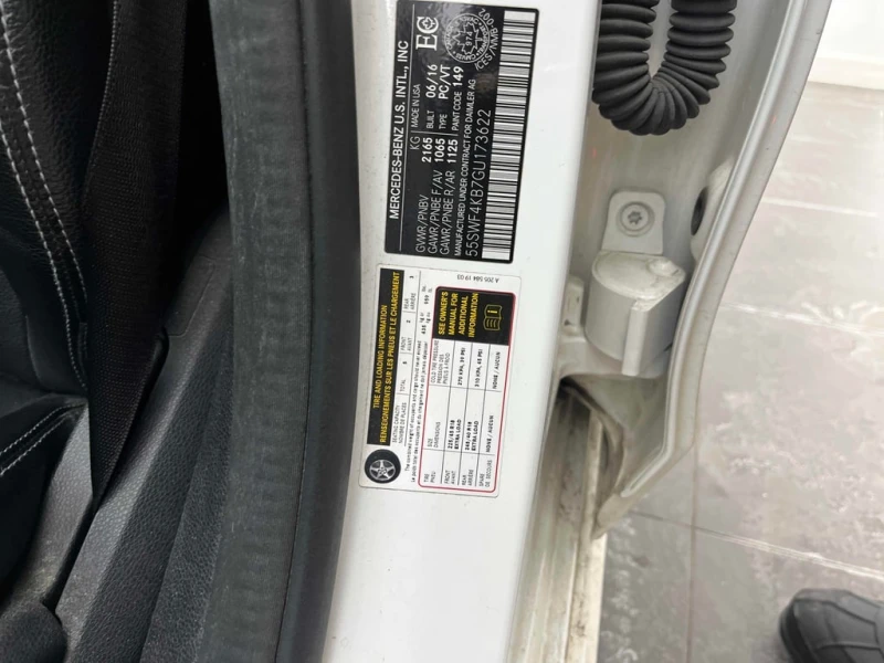 Mercedes-Benz C 300 * CARFAX * КОМПЛЕКТ ГУМИ * ПОДГРЕВ, снимка 10 - Автомобили и джипове - 53298636