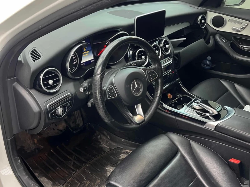 Mercedes-Benz C 300 * CARFAX * КОМПЛЕКТ ГУМИ * ПОДГРЕВ, снимка 5 - Автомобили и джипове - 53298636
