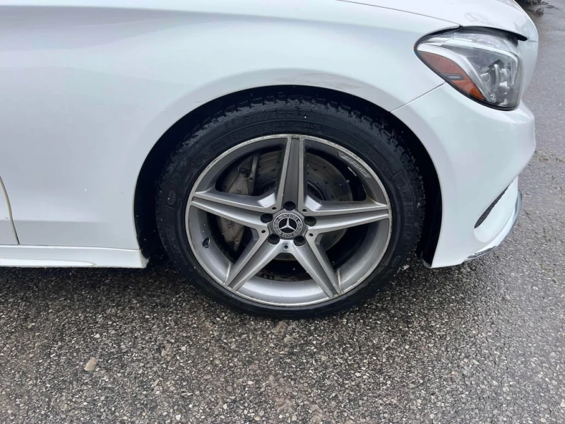 Mercedes-Benz C 300 * CARFAX * КОМПЛЕКТ ГУМИ * ПОДГРЕВ, снимка 7 - Автомобили и джипове - 53298636