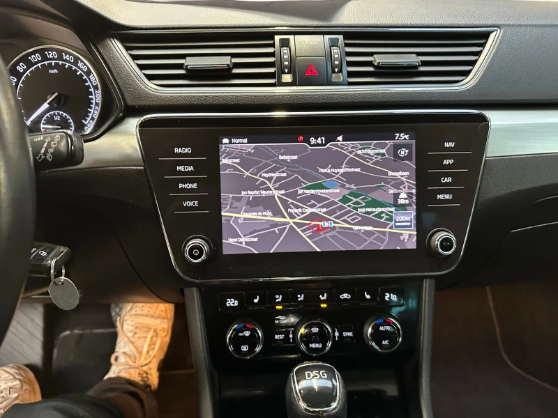 Skoda Superb, снимка 11 - Автомобили и джипове - 53338836